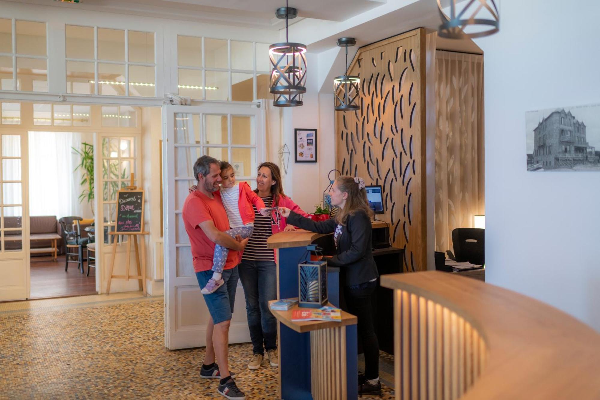 Hotel Des Bains Saint-Cast-le-Guildo Buitenkant foto